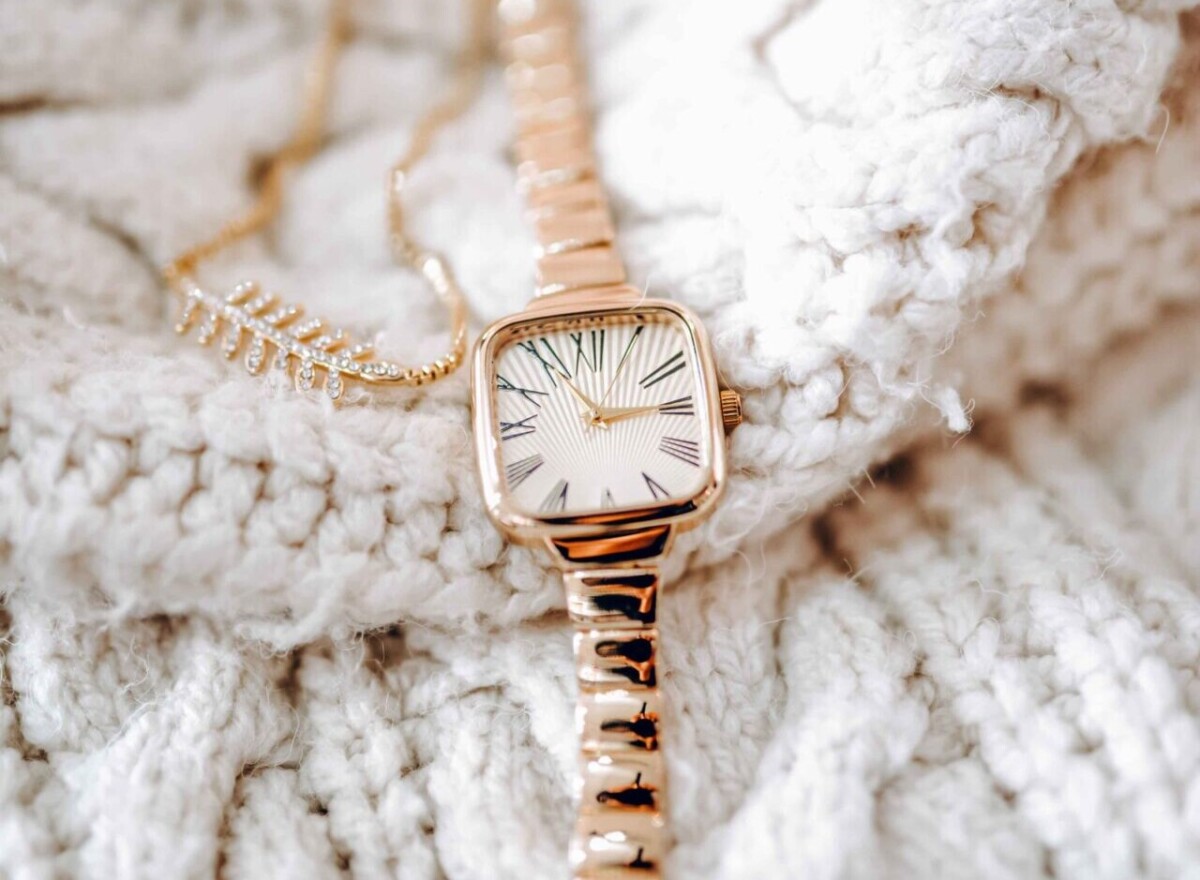 Elegante Damenuhr in Roségold mit Gliederband 
