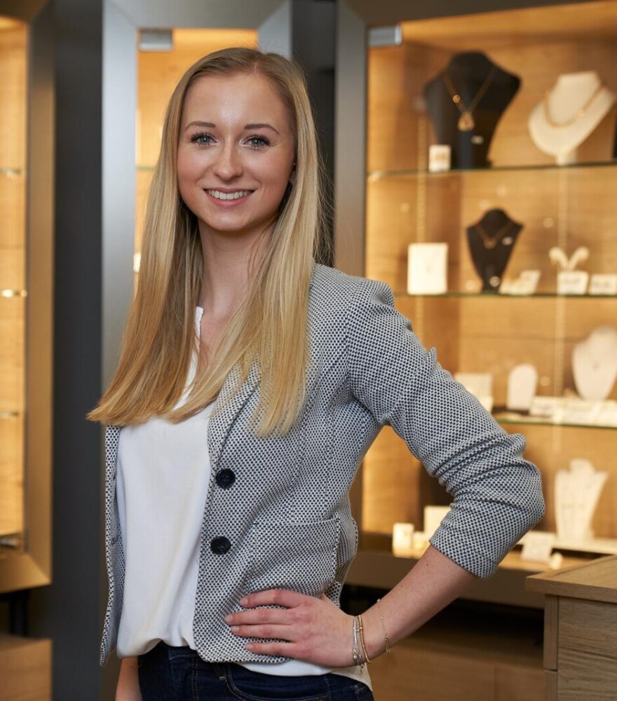  Desirée Schöller in unserem Verkaufsraum