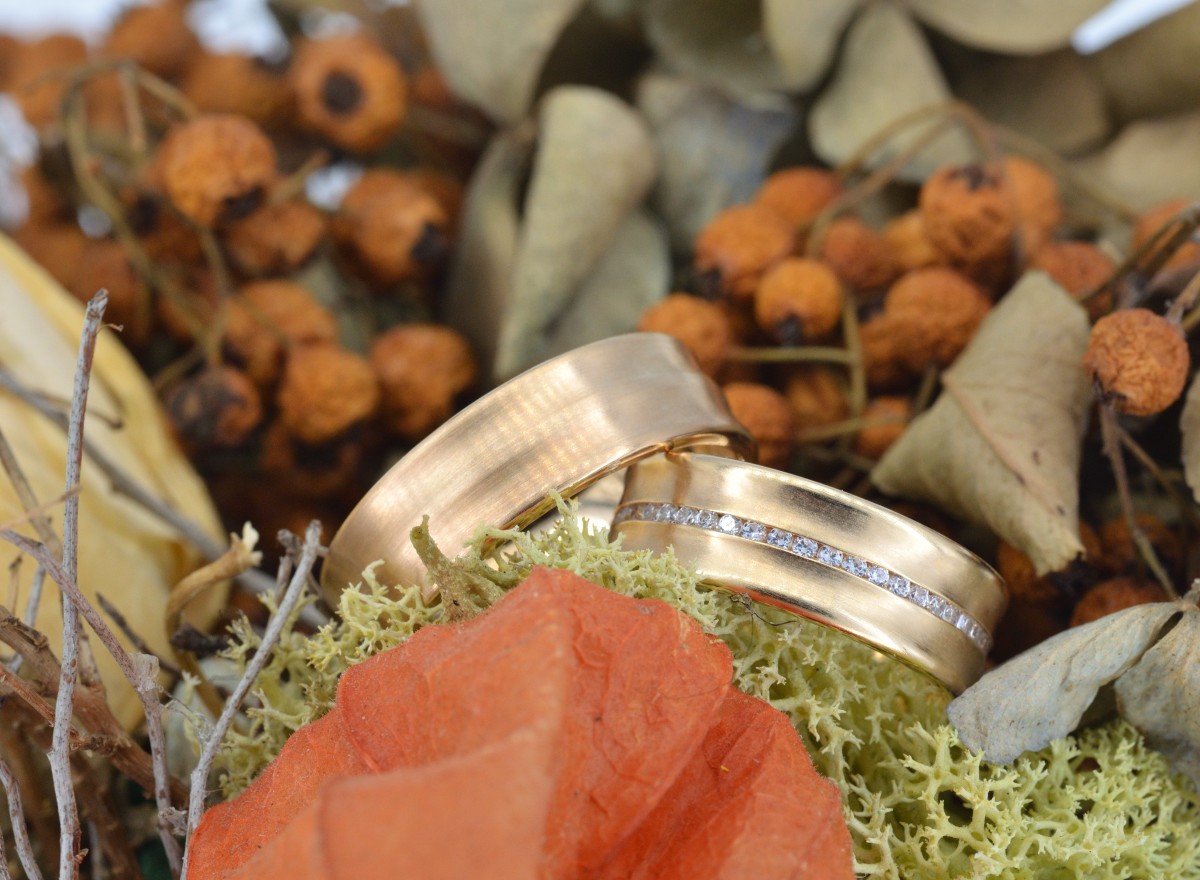  Trauringe in Rosé- und Weißgold