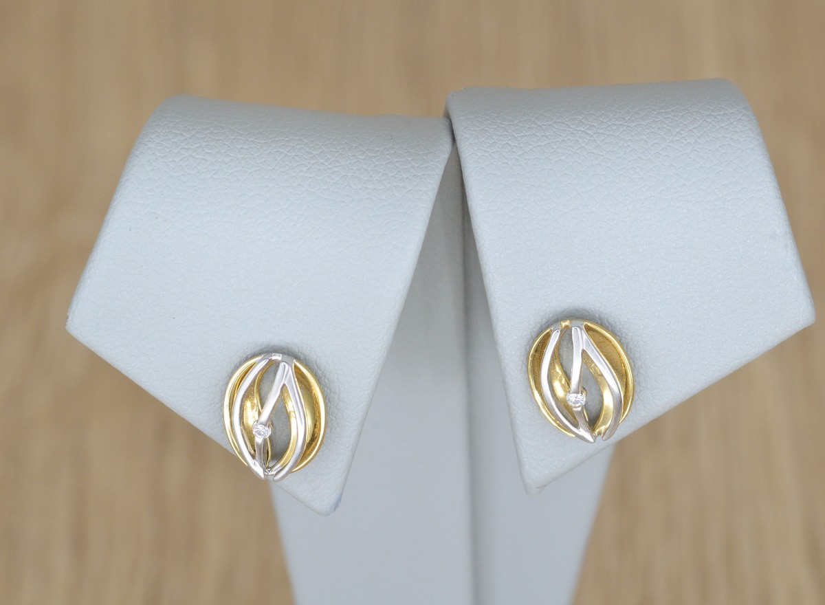  Bicolor-Ohrstecker – Gold- und Silbertöne bewusst kombiniert