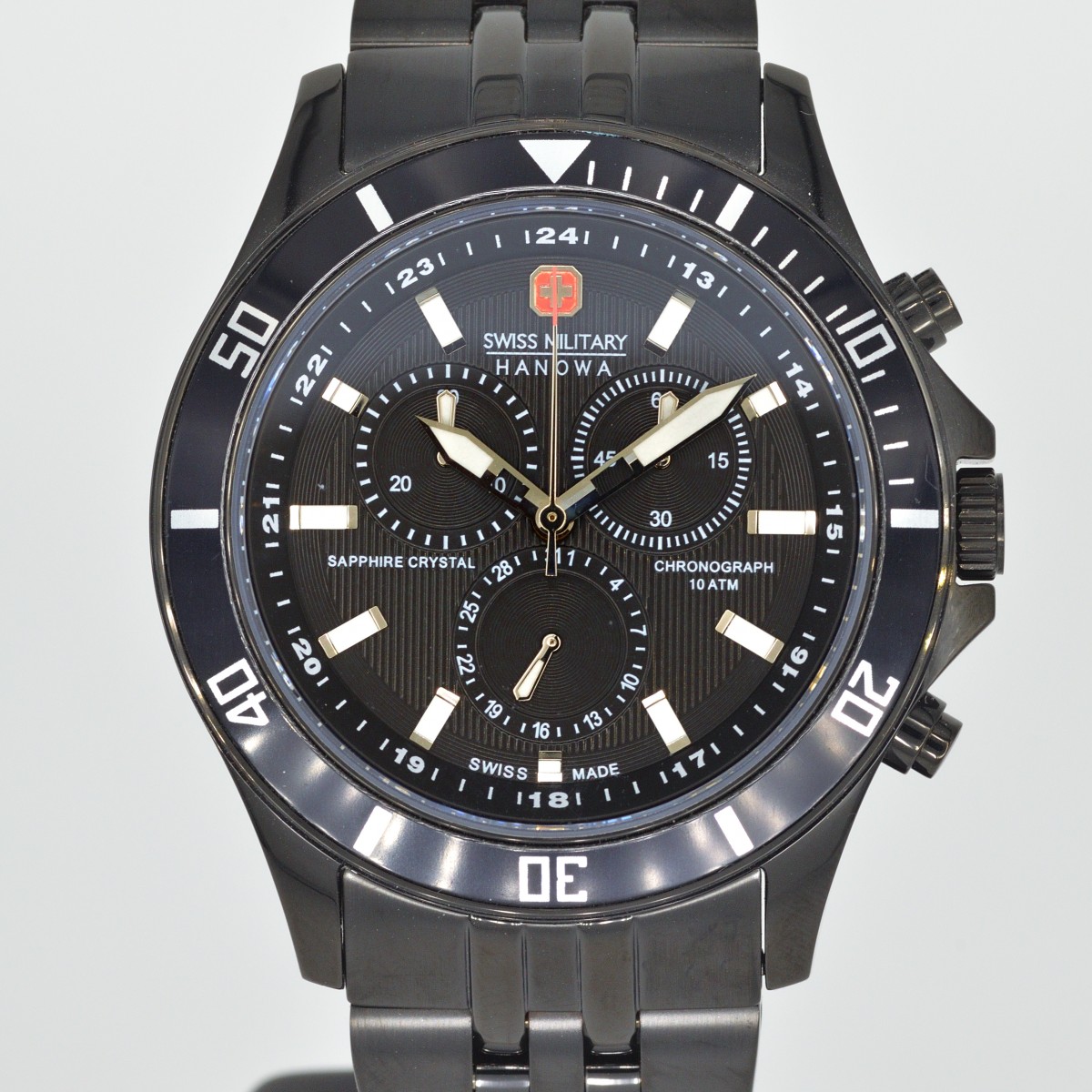  Chronograph mit dunklem Zifferblatt